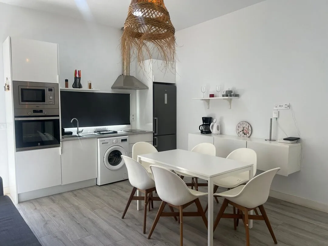 Salón apartamento en alquiler corta temporada Málaga Los Guindos