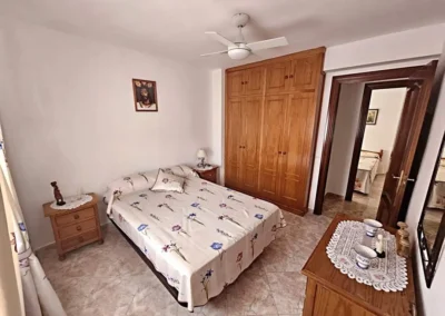 dormitorio principal con armario empotrado piso Málaga