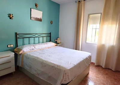 Dormitorio principal luminoso en chalet adosado Málaga