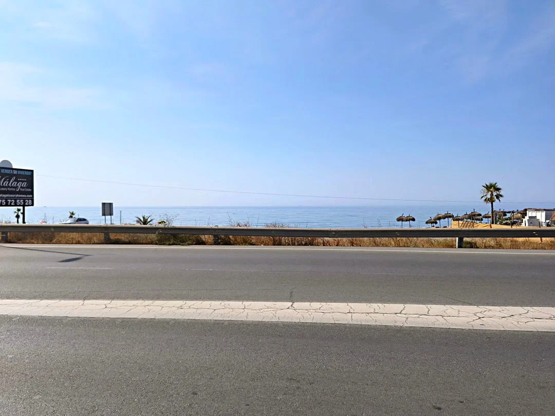 Edificio moderno con ascensor en zona CARE Mijas Las Lagunas