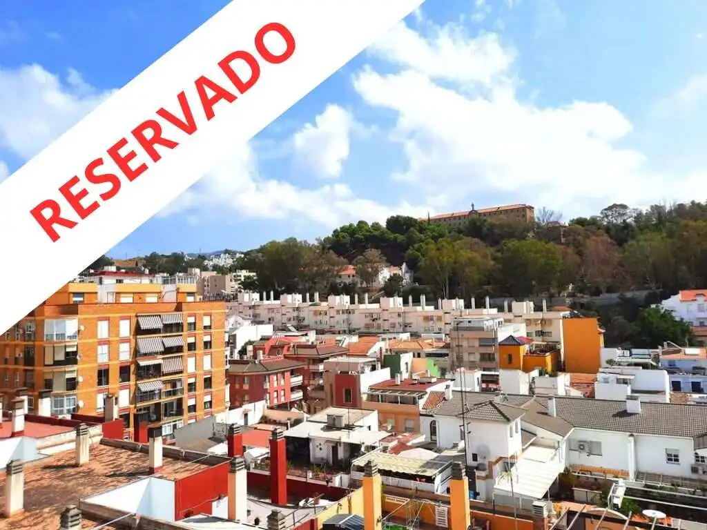 Entorno residencial junto a Cristo de la Epidemia y Centro Histórico de Málaga